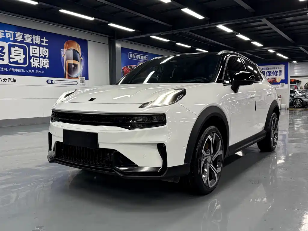 Купить Lynk & Co 06