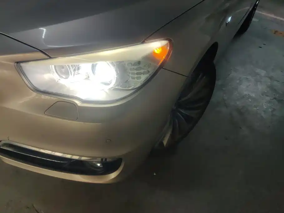BMW 5 Series GT — миниатюра 5