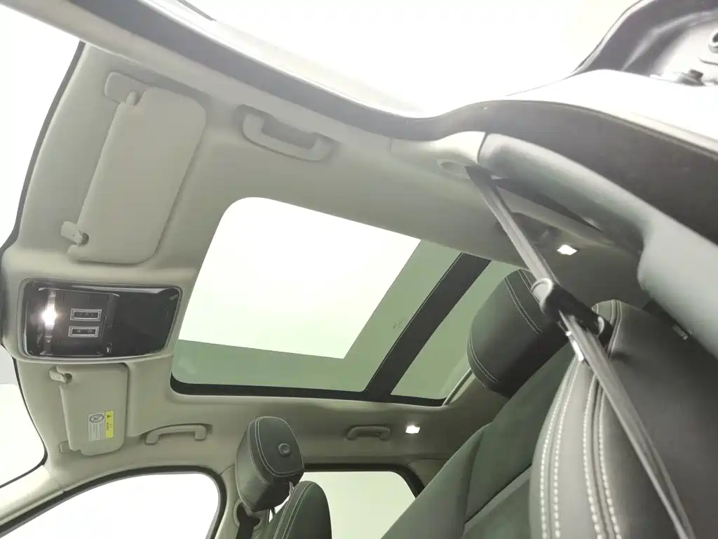 Land Rover Velar — миниатюра 14