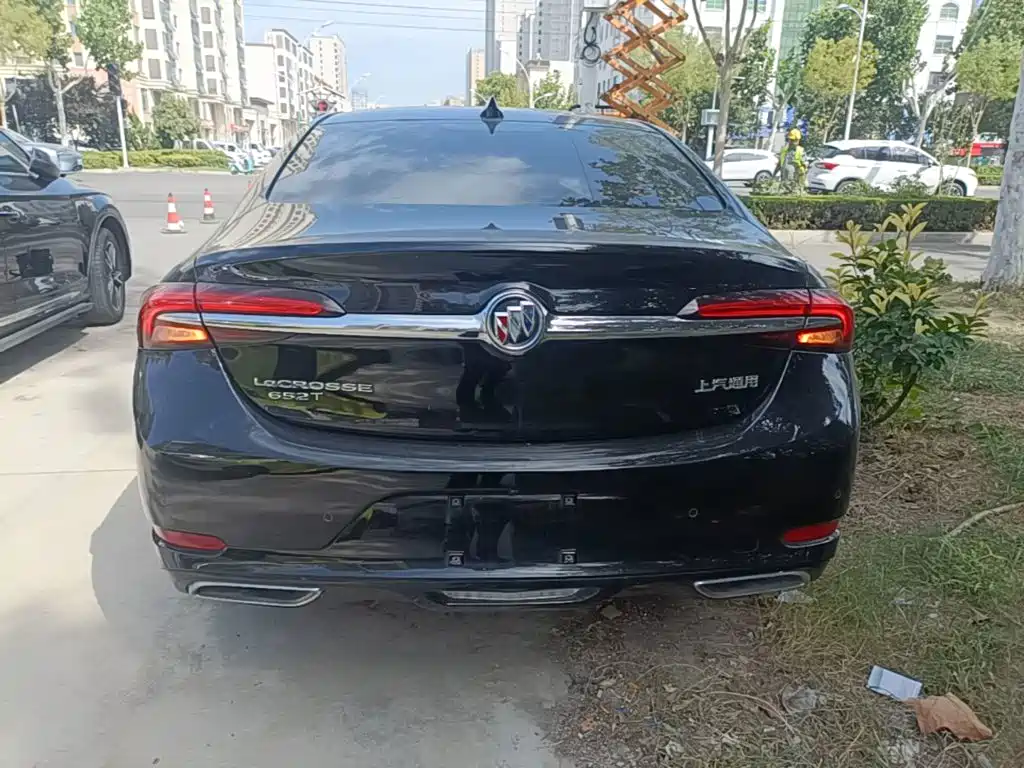Buick LaCrosse — миниатюра 6