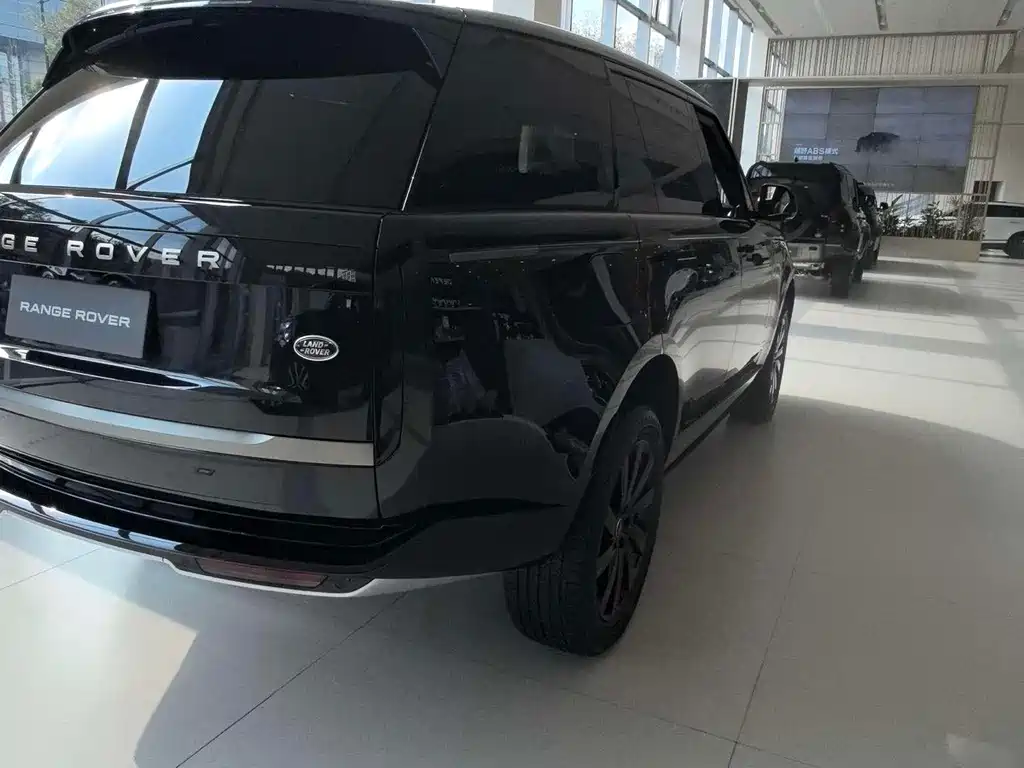 Land Rover Range Rover 2026 3.0 L6 400PS SE