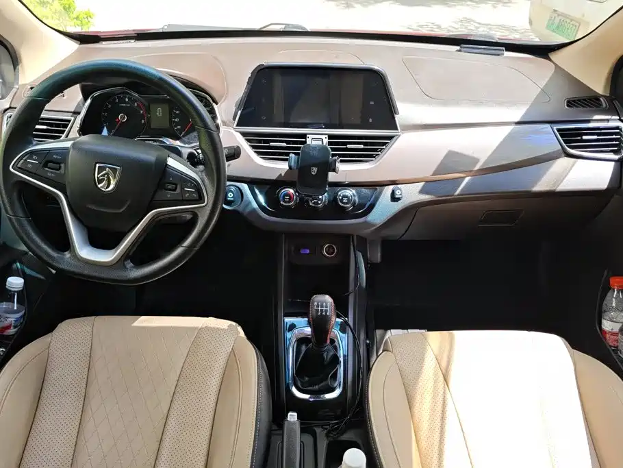 Baojun 310W — миниатюра 12
