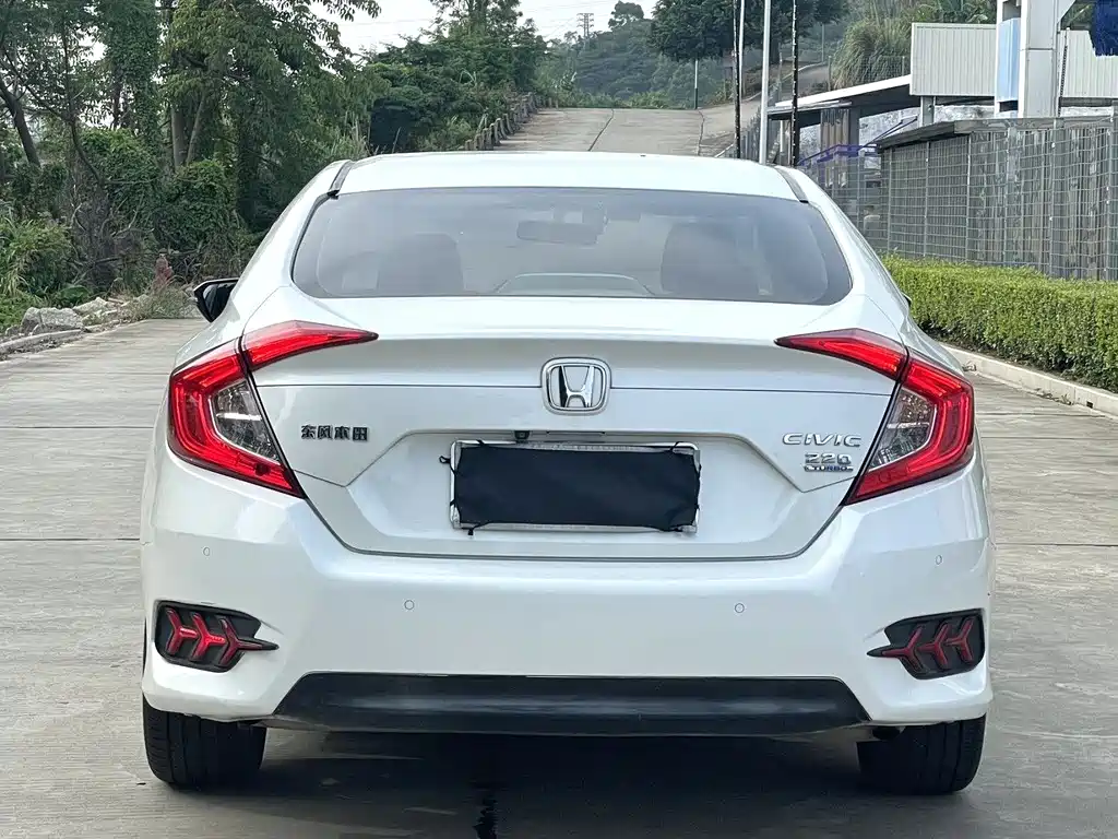 Honda Civic 2016 220TURBO CVT Luxury