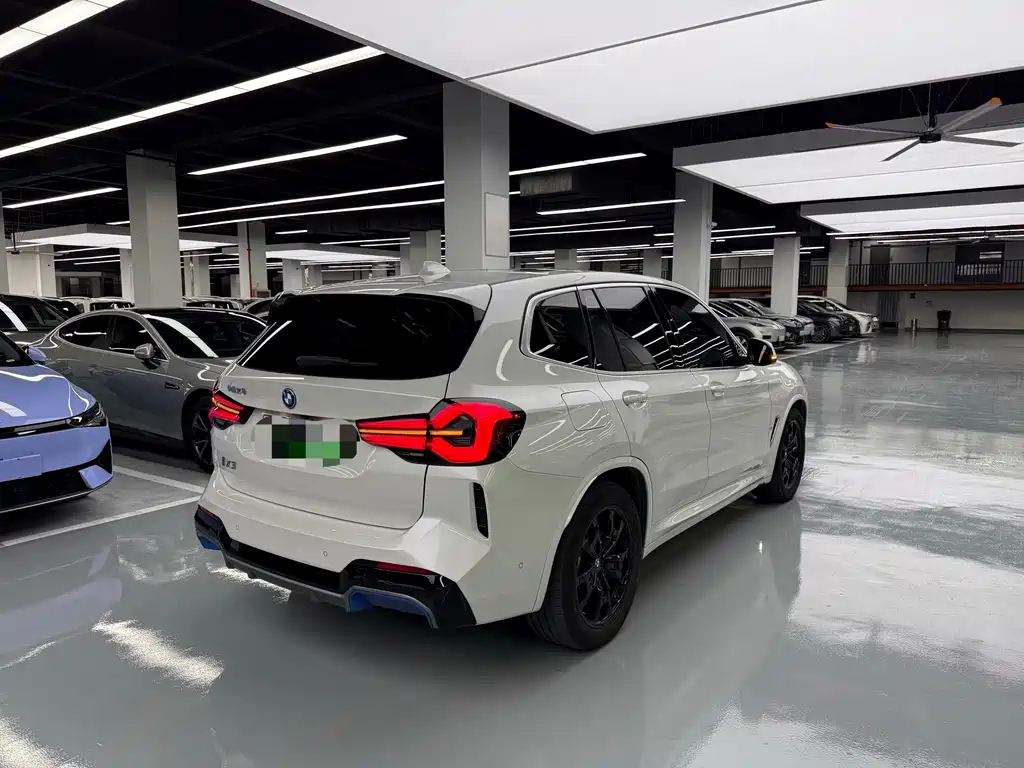 BMW iX3 — миниатюра 14