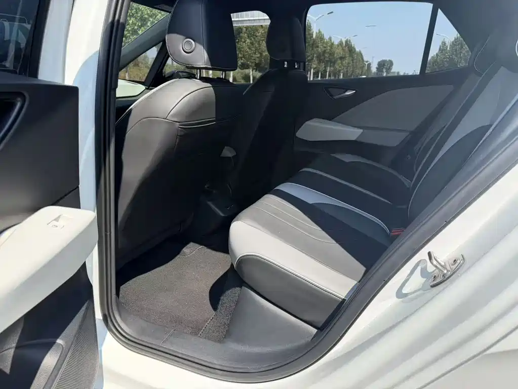 Volkswagen ID.3 — миниатюра 5