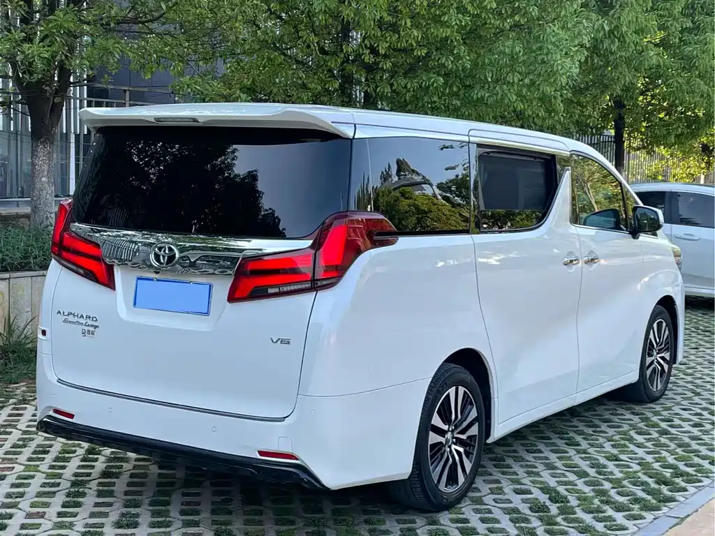 Toyota Alphard 2018 3.5L Luxury