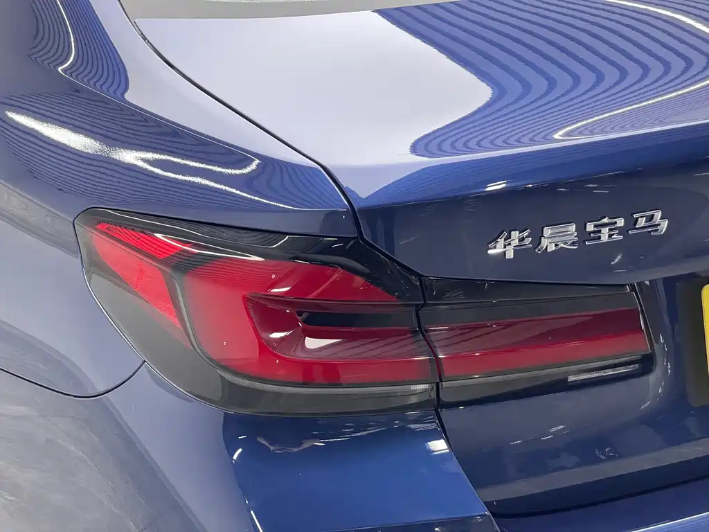 BMW 5 Series — миниатюра 20
