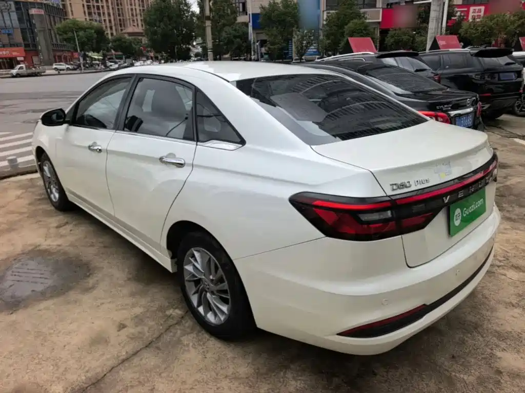 Venucia D60 — миниатюра 5