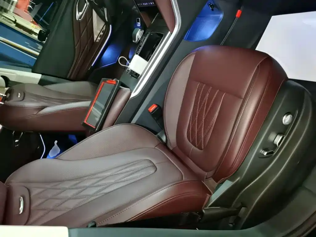 Hongqi Hongqi HS7 PHEV — миниатюра 25