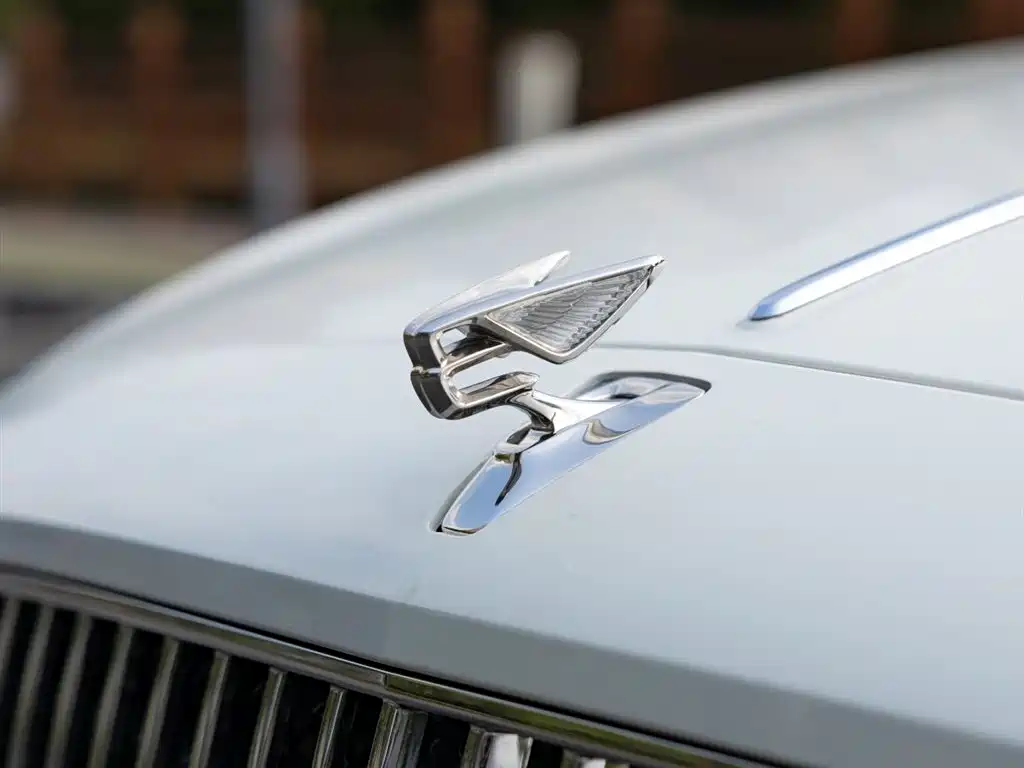 Bentley Flying Spur 2024 V8 Edition 8