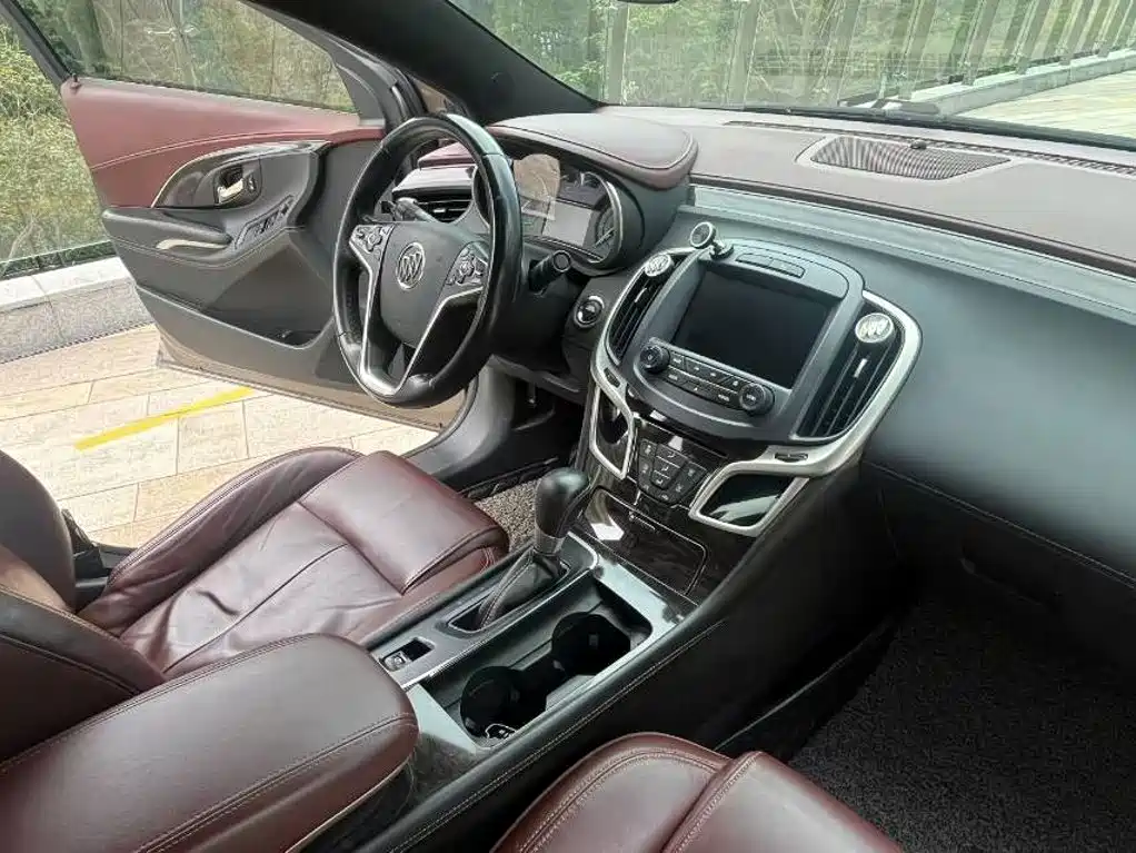 Buick LaCrosse — миниатюра 6