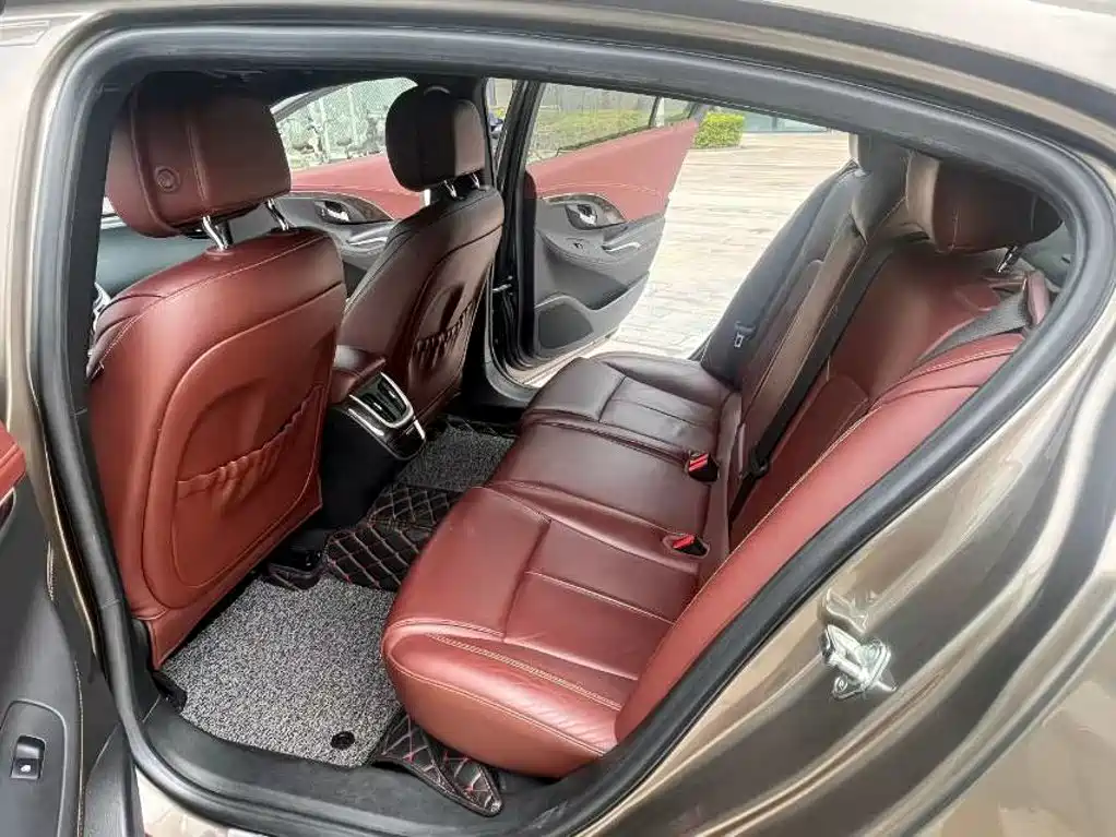 Buick LaCrosse — миниатюра 10