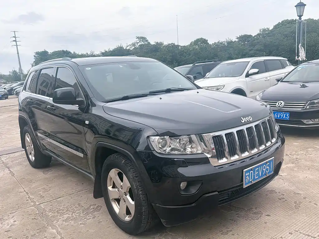 Jeep Grand Cherokee (Import) — миниатюра 2