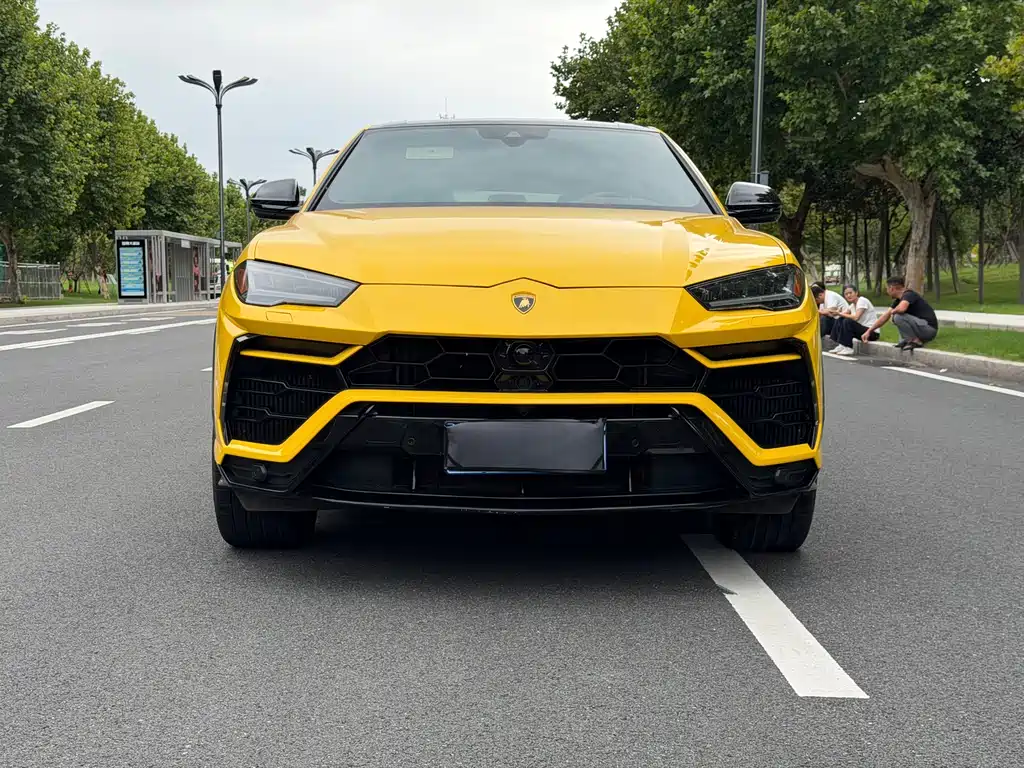 Lamborghini Urus — миниатюра 2