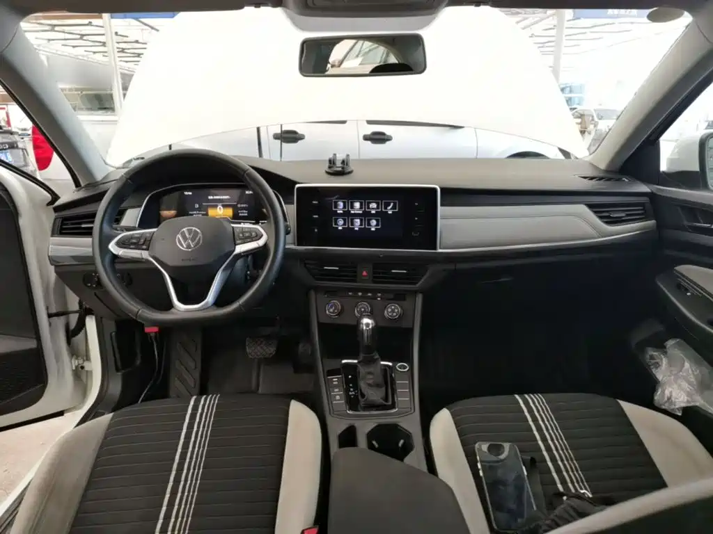 Volkswagen Bora 2023 200TSI DSG