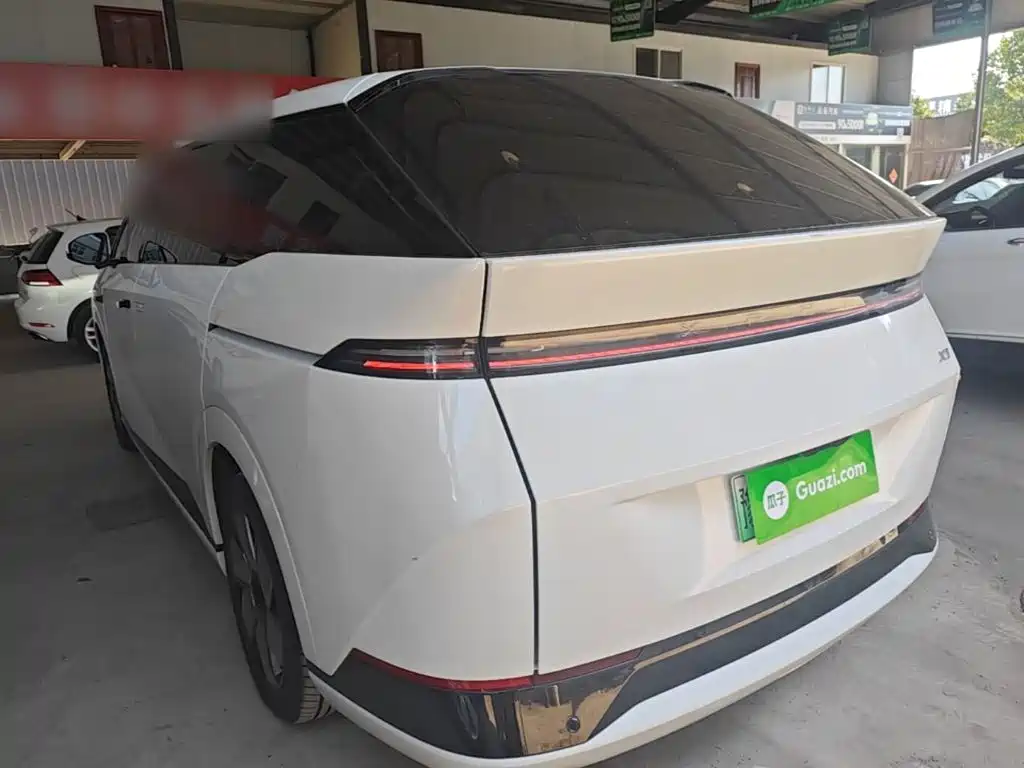 XPeng X9 — миниатюра 5