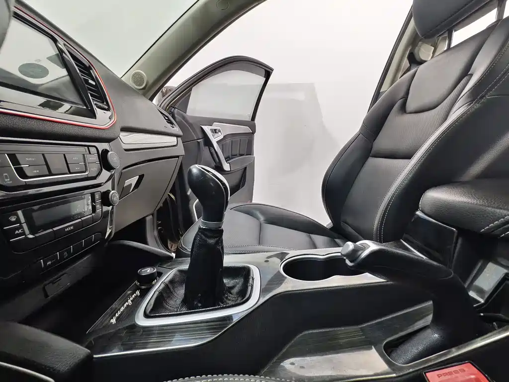 Geely Vision X6 — миниатюра 12