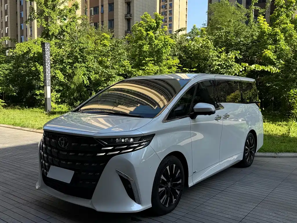 Toyota Alphard — миниатюра 2
