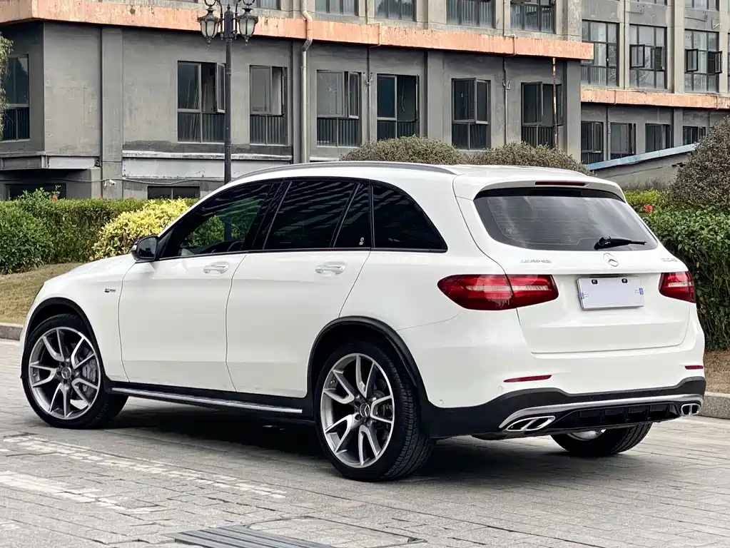 Mercedes-Benz GLC AMG — миниатюра 2