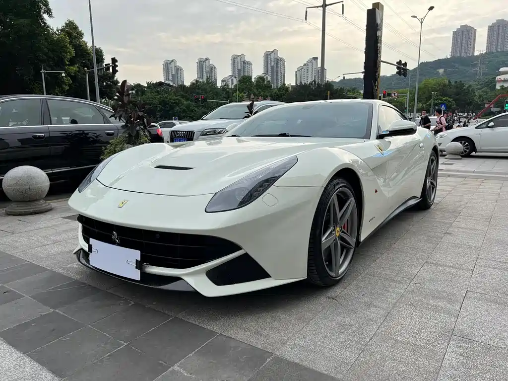 Ferrari F12berlinetta 2015