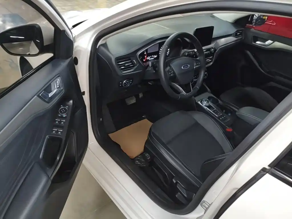 Ford Focus — миниатюра 16