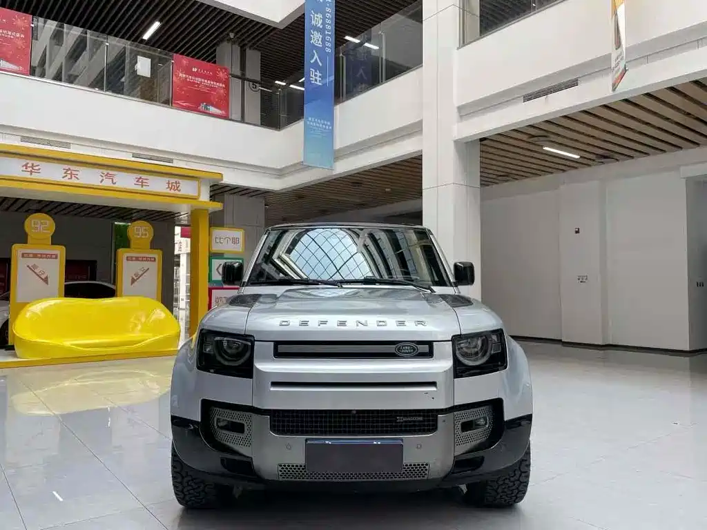 LAND ROVER DEFENDER