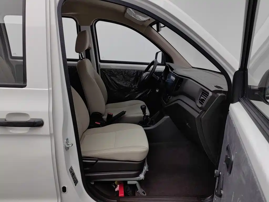 Wuling Hongguang V — миниатюра 23