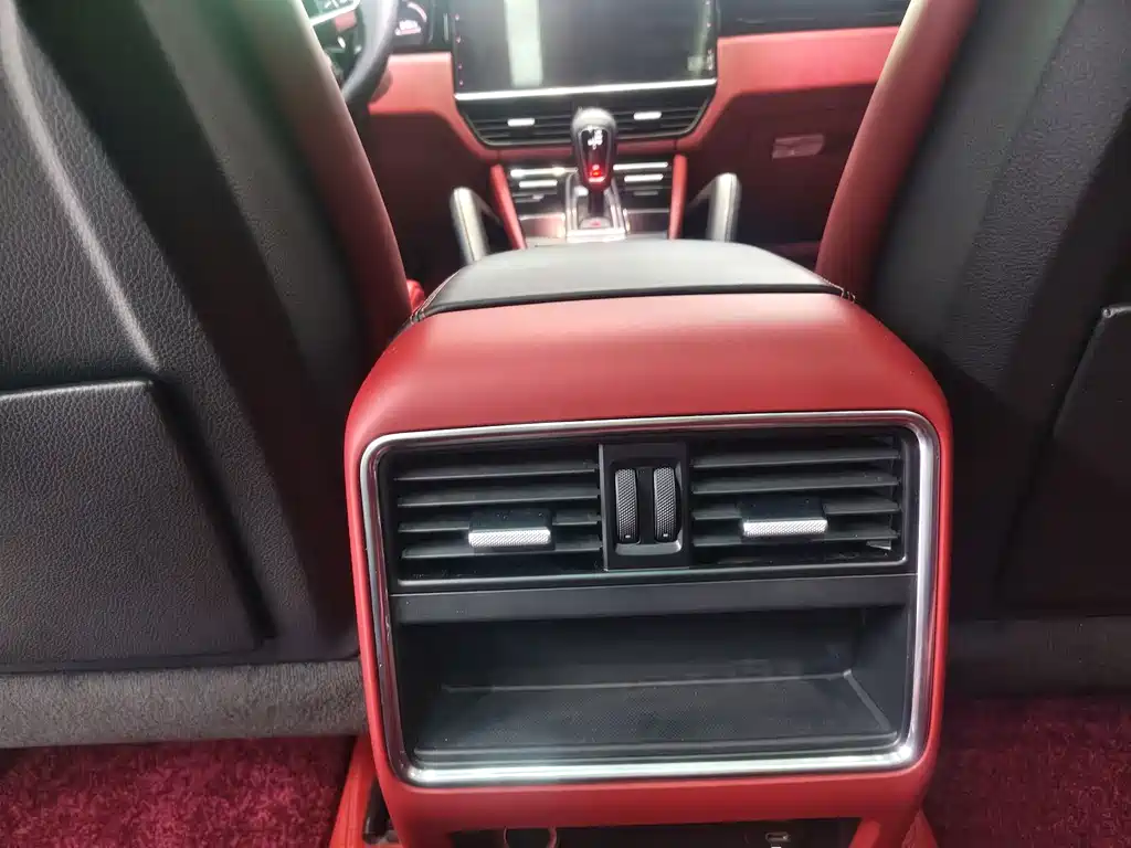 Porsche Cayenne Hybrid — миниатюра 9