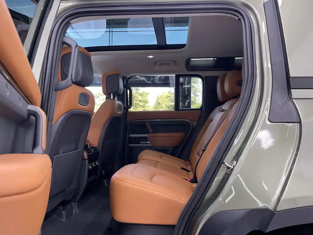 Land Rover Defender — миниатюра 19