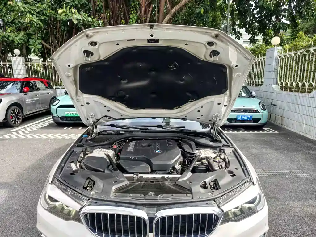 BMW 5 Series — миниатюра 6