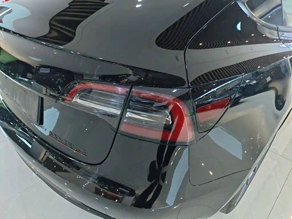 Tesla Model 3 — миниатюра 8
