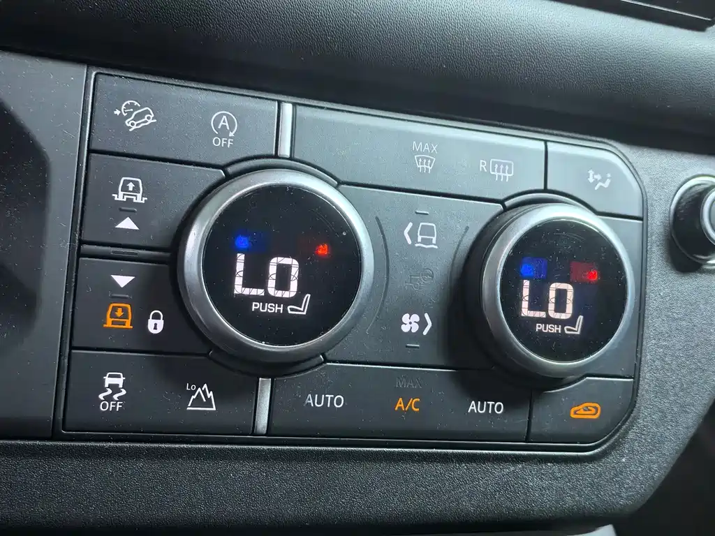 Land Rover Defender — миниатюра 8