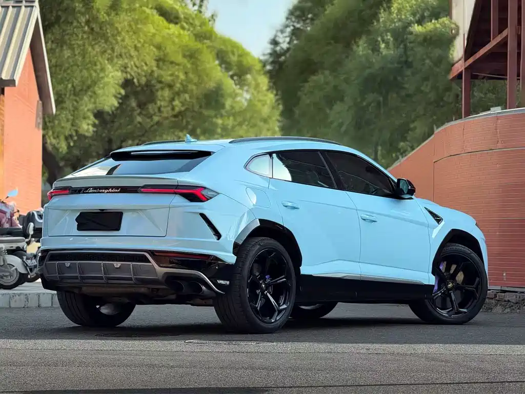 Lamborghini Urus — миниатюра 3