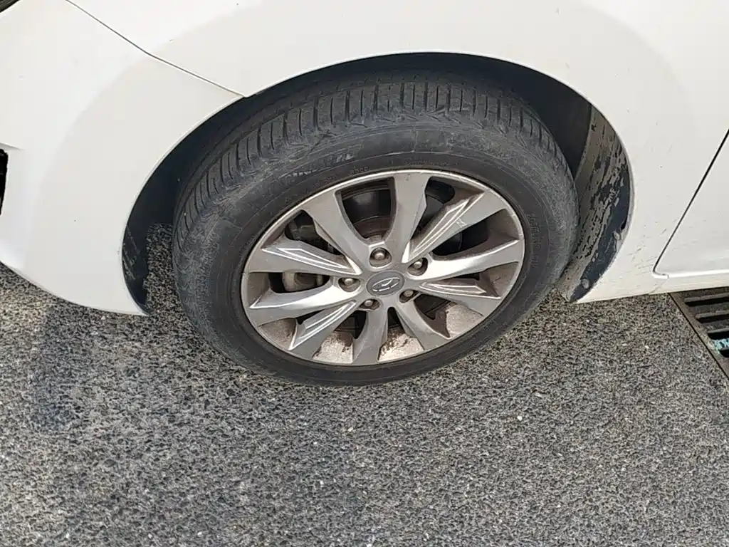 Hyundai Elantra Langdong — миниатюра 23