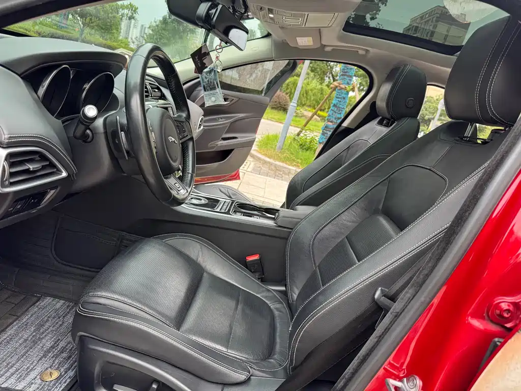 Jaguar XE — миниатюра 10