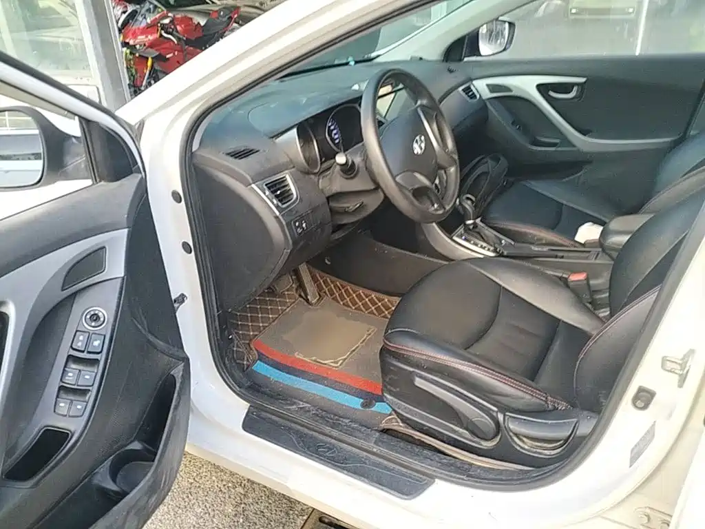 Hyundai Elantra Langdong — миниатюра 16
