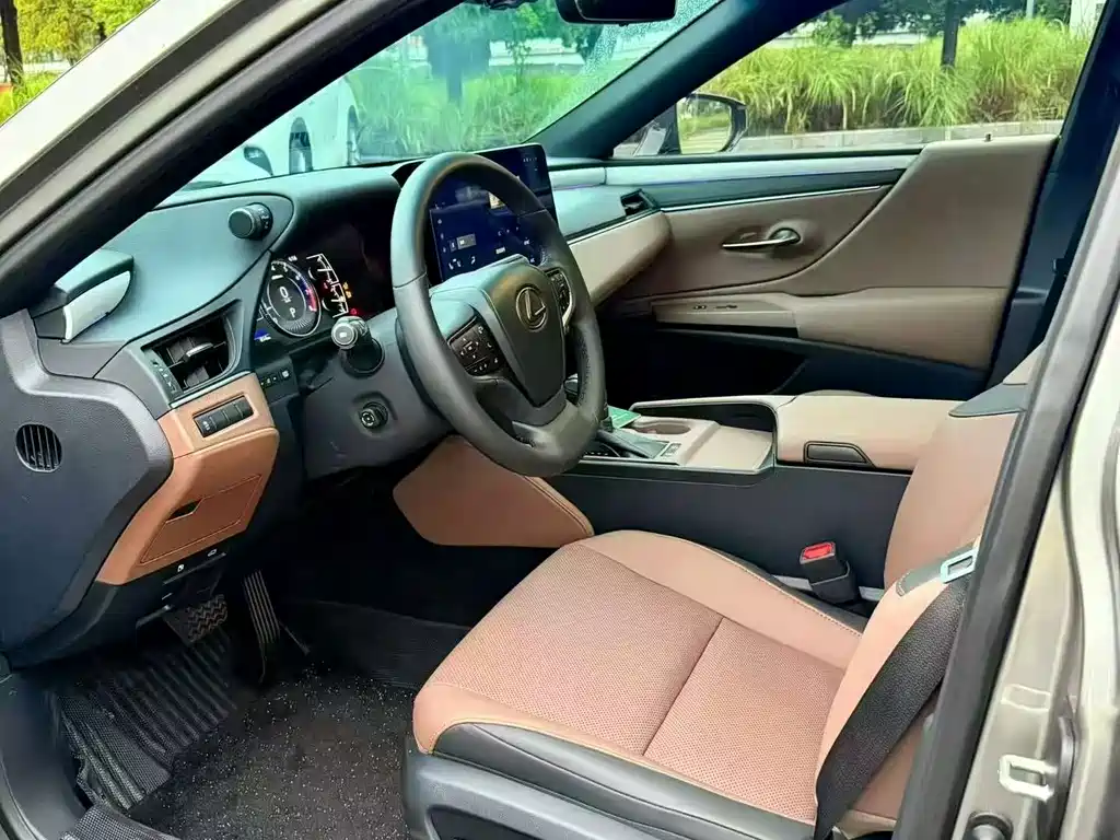 Lexus ES — миниатюра 7