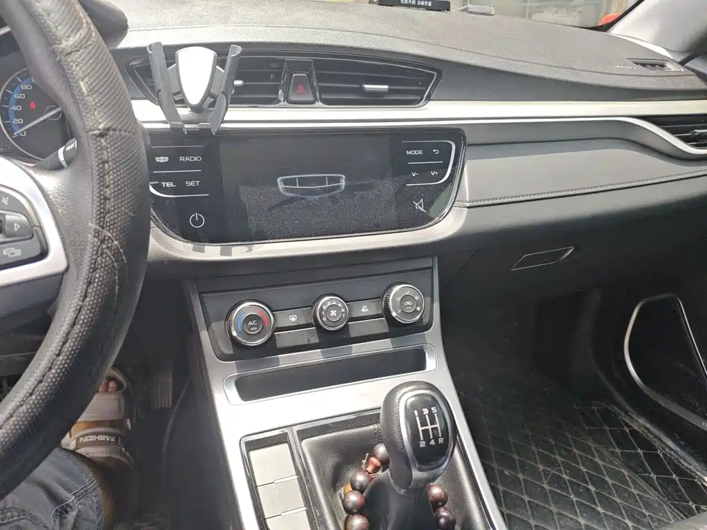 Geely Emgrand — миниатюра 6