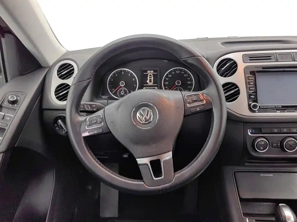 Volkswagen Tiguan — миниатюра 11