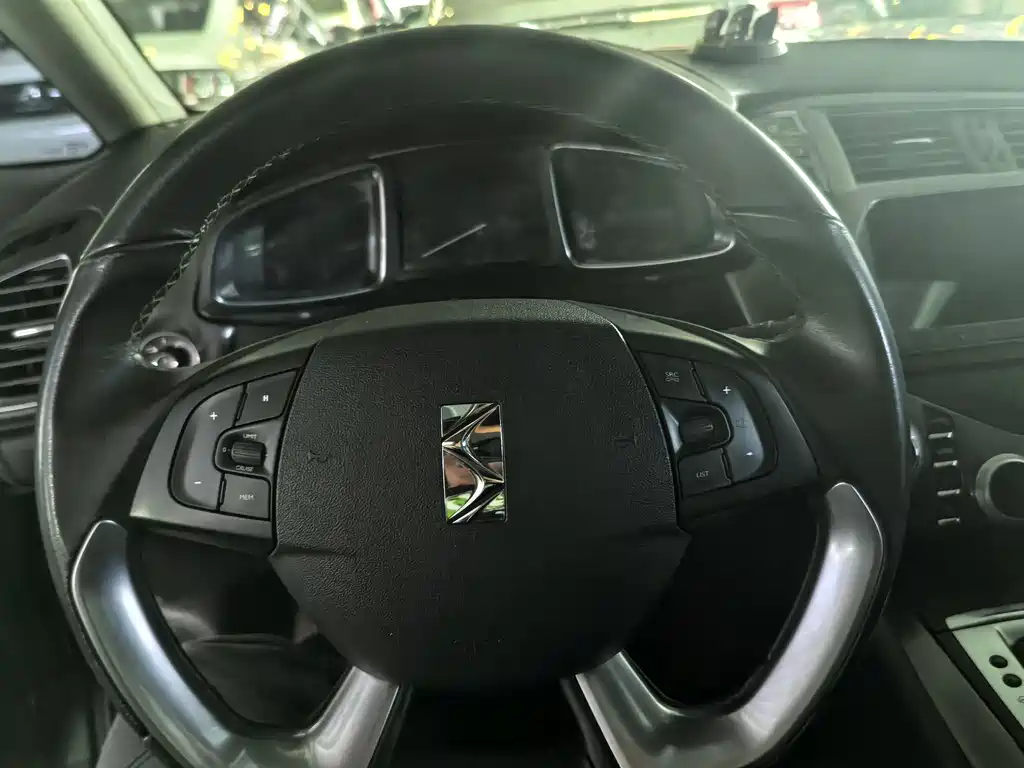DS 5 1.6T Luxury Edition THP200, фото 11