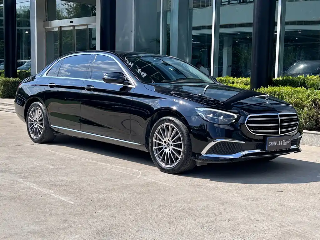 Mercedes-Benz E-Class — миниатюра 3
