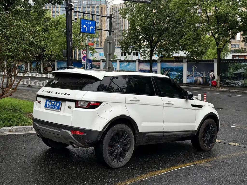 Land Rover Evoque — миниатюра 16