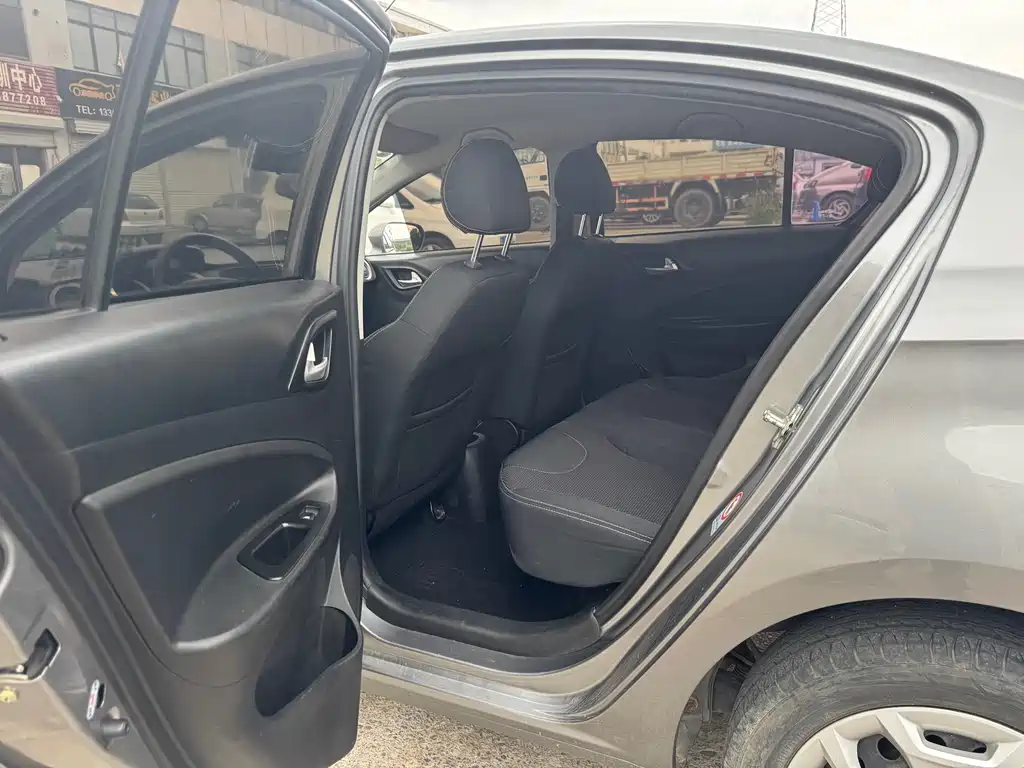 Brilliance H230 2012 1.5L MT Comfort