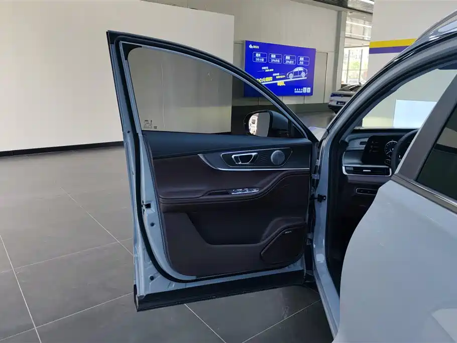 Chery 8 PRO 2022 290T 5 мест