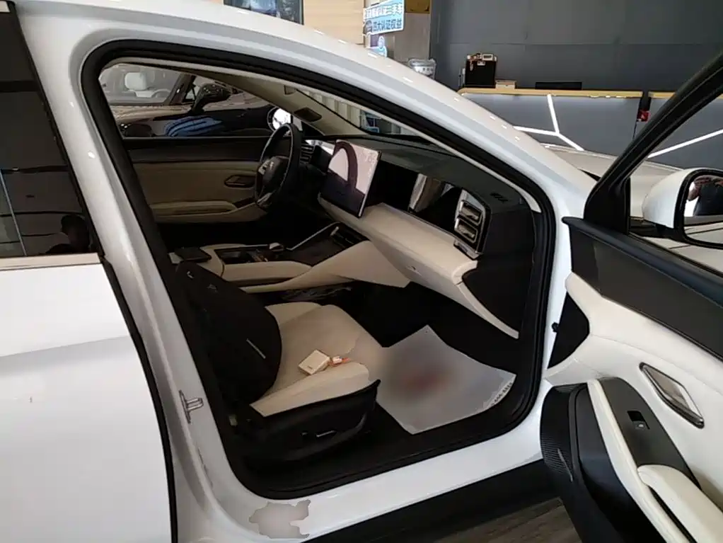 BYD Qin L — миниатюра 25
