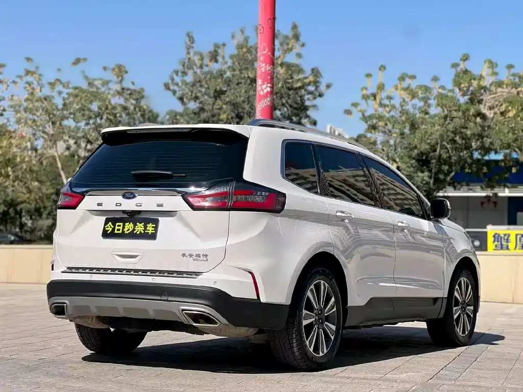 Ford Edge — миниатюра 9