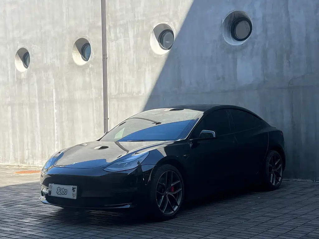 Tesla Model 3 — фотографии объявления, Фото 2