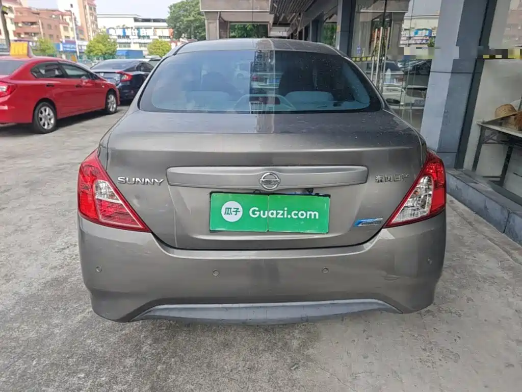 Nissan Sunny — миниатюра 6