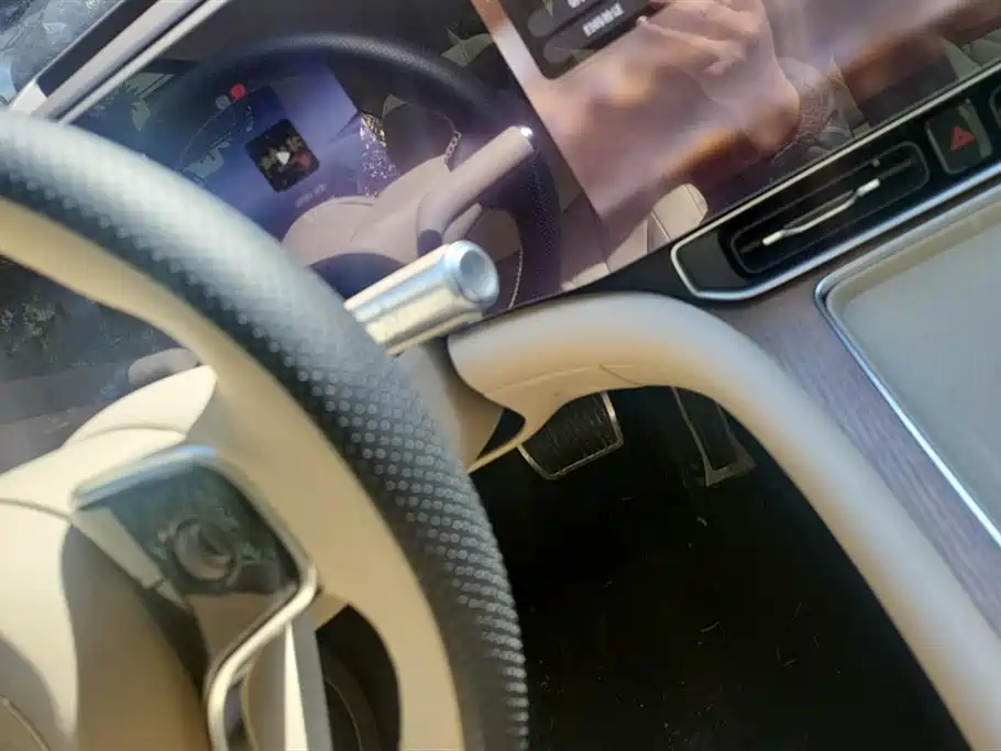 AITO ASK THE WORLD M9