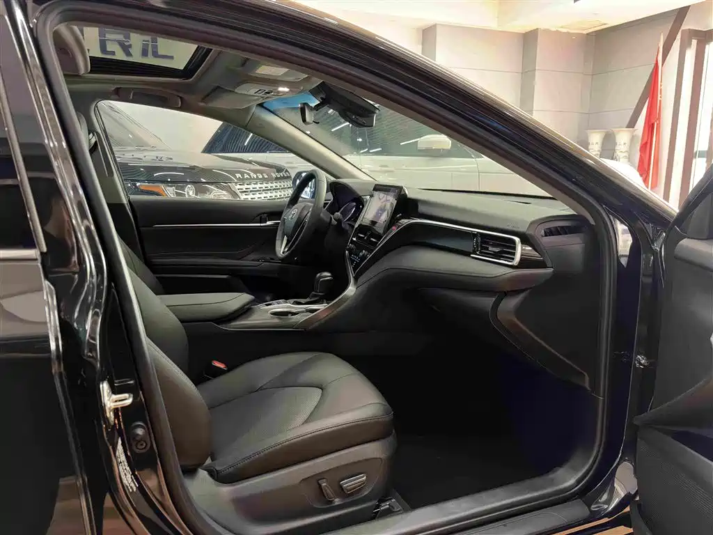Toyota Camry — миниатюра 11